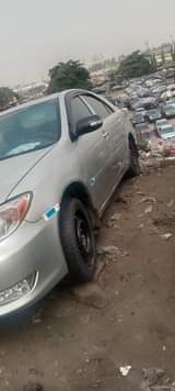 A picture of 2005 CAMRY se well bake super clean in and out