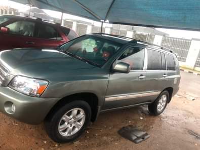 A picture of 2006 Toyota Highlander 3 Rows catalyst intact Silent Engine Gear