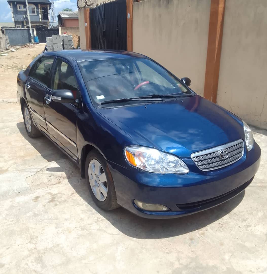 A picture of Toyota Corolla 2004