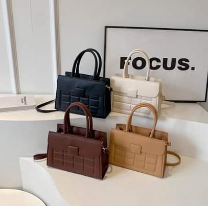 A picture of Women handbags