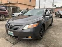 A picture of Sharp 2008 Toyota Camry sound four plugs engine engine good