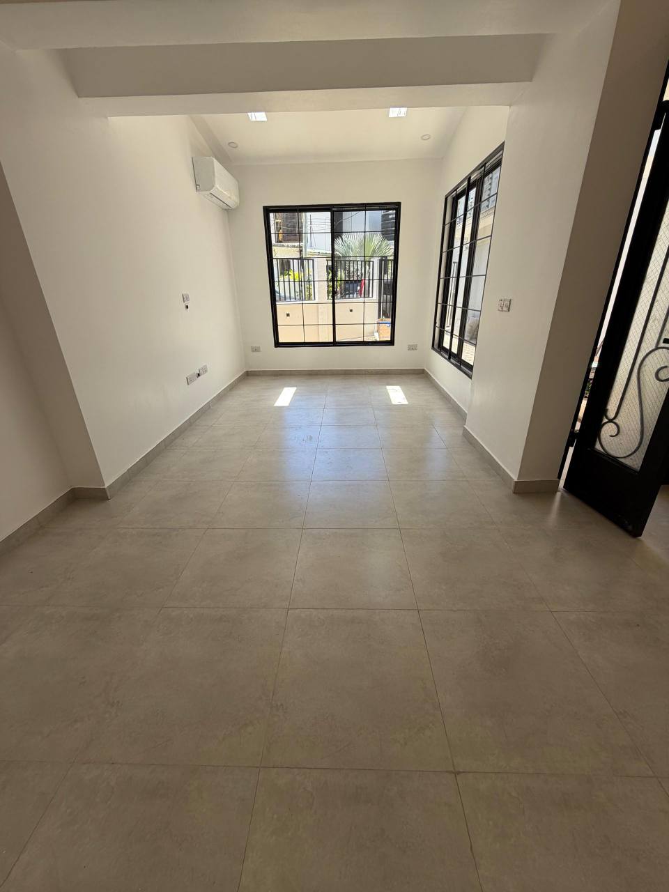 A picture of DUPLEX HOUSE FOR RENT UNFURNISHED LOCATION UPANGA 3bedrooms Sitting room