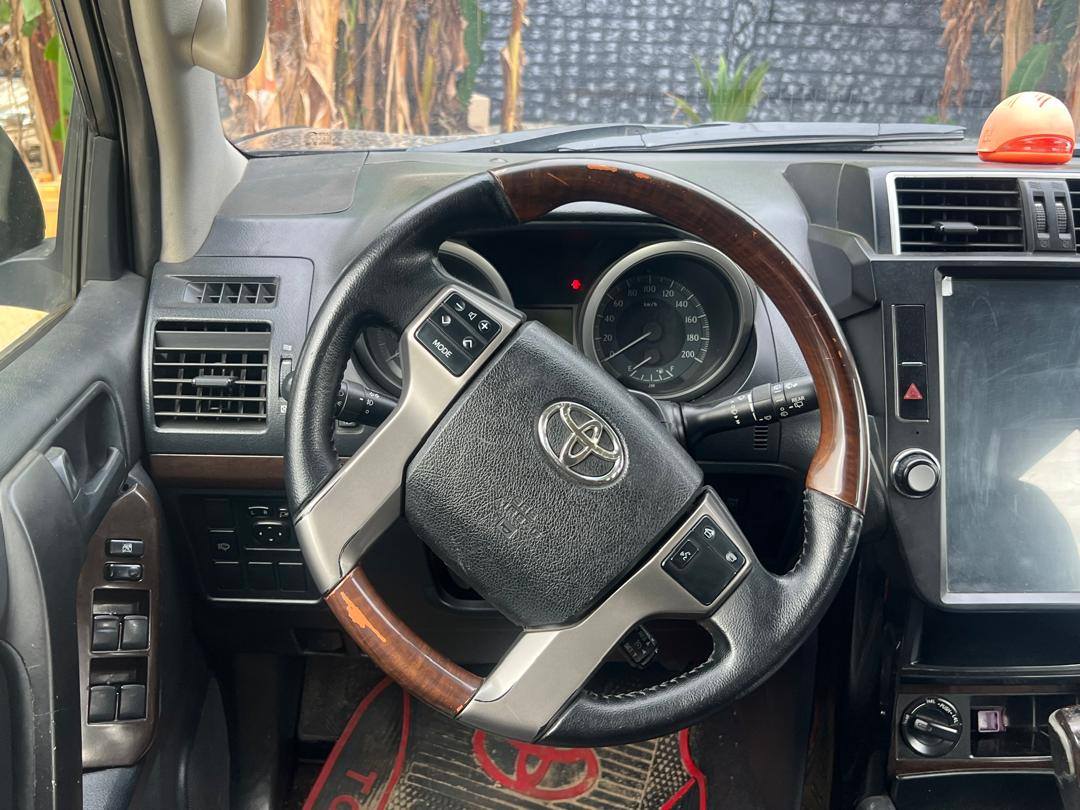 A picture of Toyota Prado