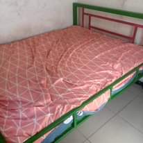 A picture of Kitanda na godoro vyote