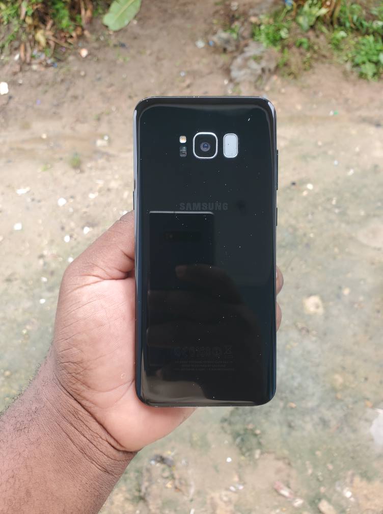 A picture of SAMSUNG S8 PLUS