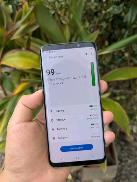 A picture of Samsung Galaxy S9 plus at 280 000 ugsh