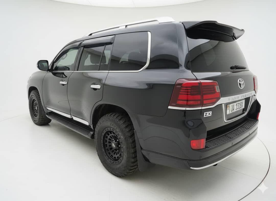 A picture of Landcruiser V8 diesel engine 0700327795