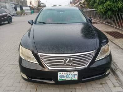A picture of Registered LS 460L 2008 model buy nd drive everything is