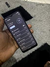 A picture of TCL 10SE 128gb 4gbram 4000mahbattery first changing at just 300k