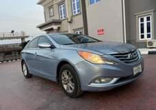 A picture of Neatly used Hyundai sonata 2011 key start
