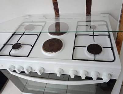 A picture of Ramtons 6 burner