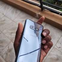 A picture of Samsung Galaxy S10e the most affordable quality portable handset there