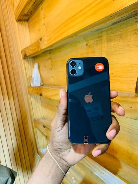 A picture of IPHONE 11 PLAIN