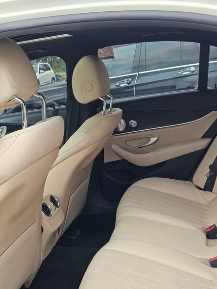 A picture of FOREIGN USED 2017 MERCEDES BENZ E 300