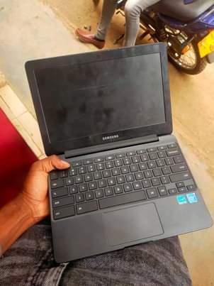 A picture of LAPTOP INTEL INSIDE 4GB RAM 60GB SSD BATTERY 8 HOURS