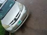 A picture of Toyota sienna 08