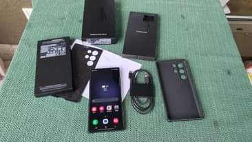 A picture of QUICK Cash NEEDED 1 300 000 SAMSUNG S23 ULTRA 5G