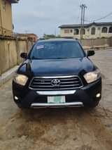 A picture of Foreign Toyota highlander 2010 barely driven baked due to container