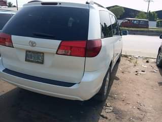 A picture of Toyota sienna 2006