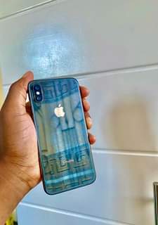 A picture of iPhone X 256GB
