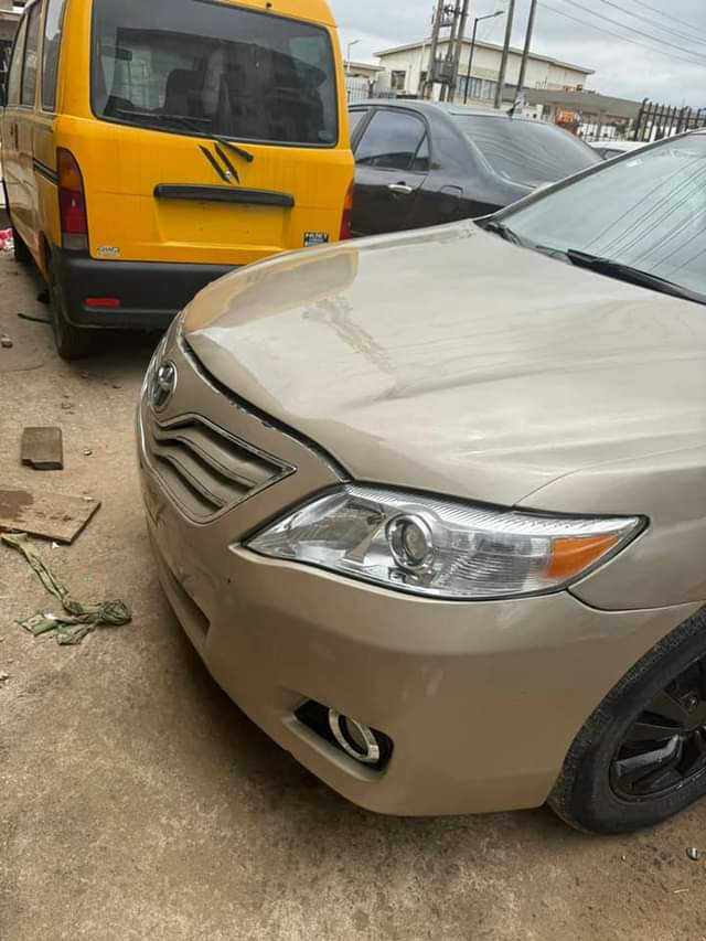 A picture of Toyota Camry spider