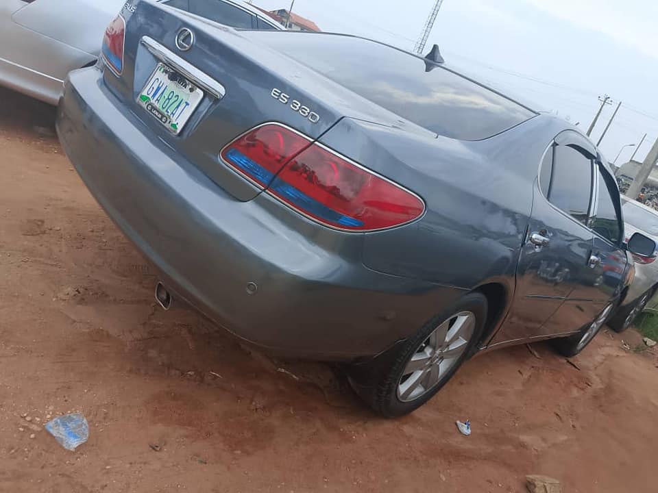 A picture of Lexus es330