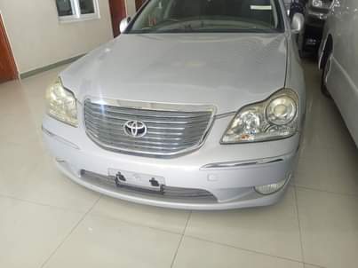 A picture of TOYOTA MAJESTA CROWN