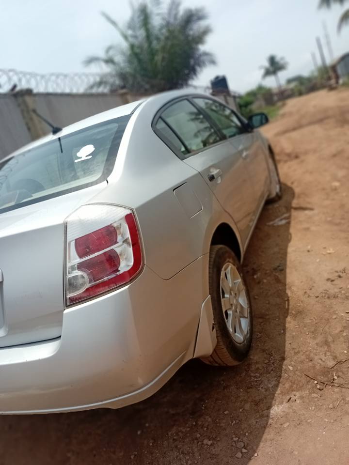 A picture of Nissan sentral 2009