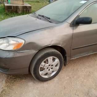 A picture of Toyota Corolla 04