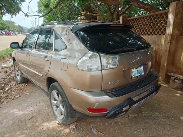 A picture of LEXUS RX350