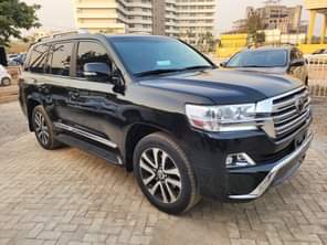 A picture of 2019 Land Cruiser V8 foreign price 79M Location Abuja 08160229978