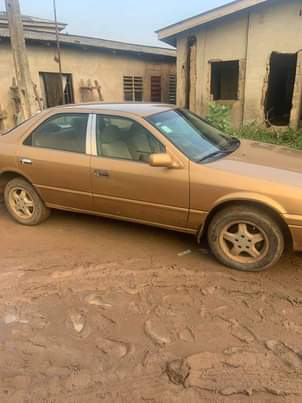 A picture of 2000 Toyota Camry