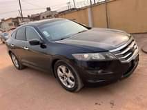 A picture of  010 Honda Crosstour Read description for full details 