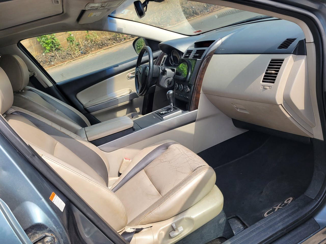 A picture of 2010 Mazda cx
