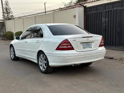 A picture of Clean 2007 model Mercedes Benz c280 with duty Location is
