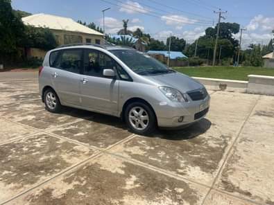 A picture of FOREIGN USED TOYOTA COROLLA VERSO 2004 MODEL WITH ORIGINAL CUSTOM