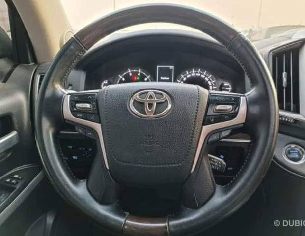 A picture of TOYOTA FORTUNER