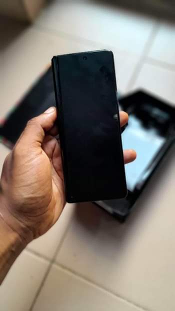 A picture of Samsung Galaxy fold 3 new