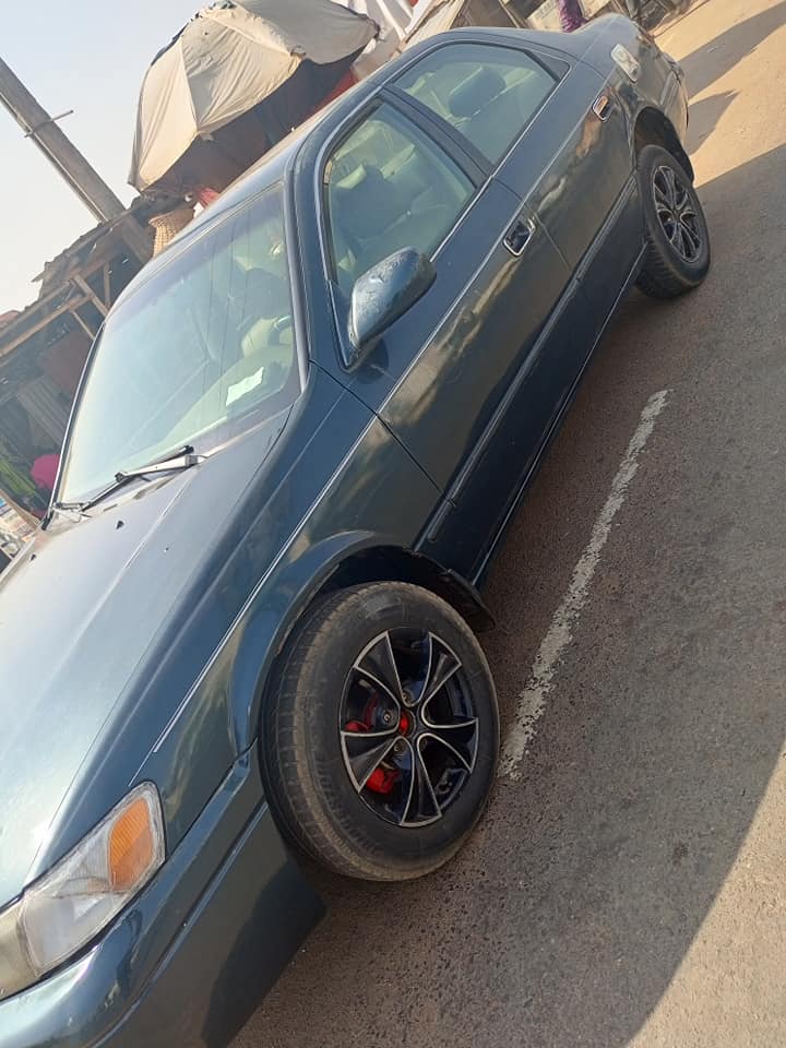A picture of Toyota Camry pencil Engine gear Ac is chilling 1.8m to