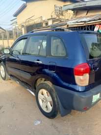 A picture of Toyota rav4