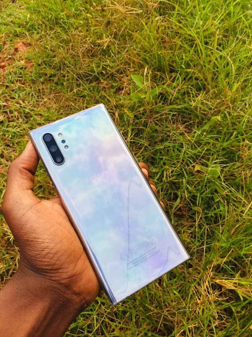 A picture of Note 10 plus