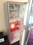 A picture of Samsung fridge double door inagandisha sana na kupoza vzr bei