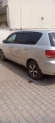 A picture of Toyota Avensis Verso 2005