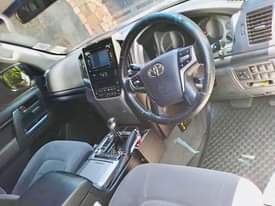 A picture of TOYOTA LANDCRUISER V8 2019
