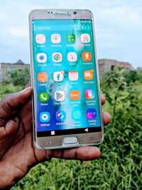 A picture of Samsung Galaxy s6 edge krek gb32 ram4 net4g iko vzr