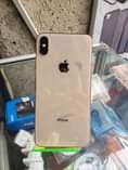 A picture of i phone xs max storage 512gb battrey life 87 I