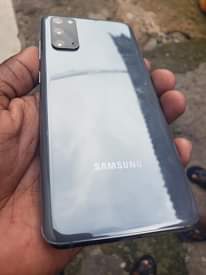 A picture of Samsung S20