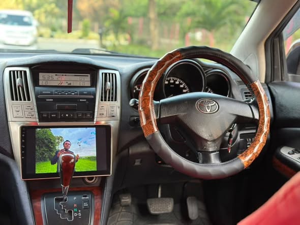 A picture of Toyota harrier 2007 30Milion