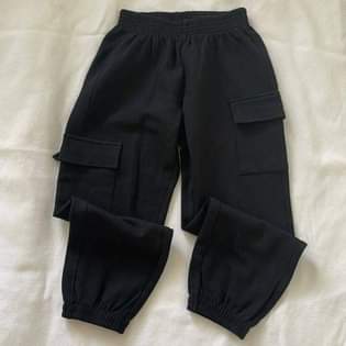 A picture of Cargo pants