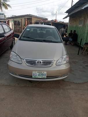 A picture of Toyota Corolla 2006 model paint on first body working perfectly
